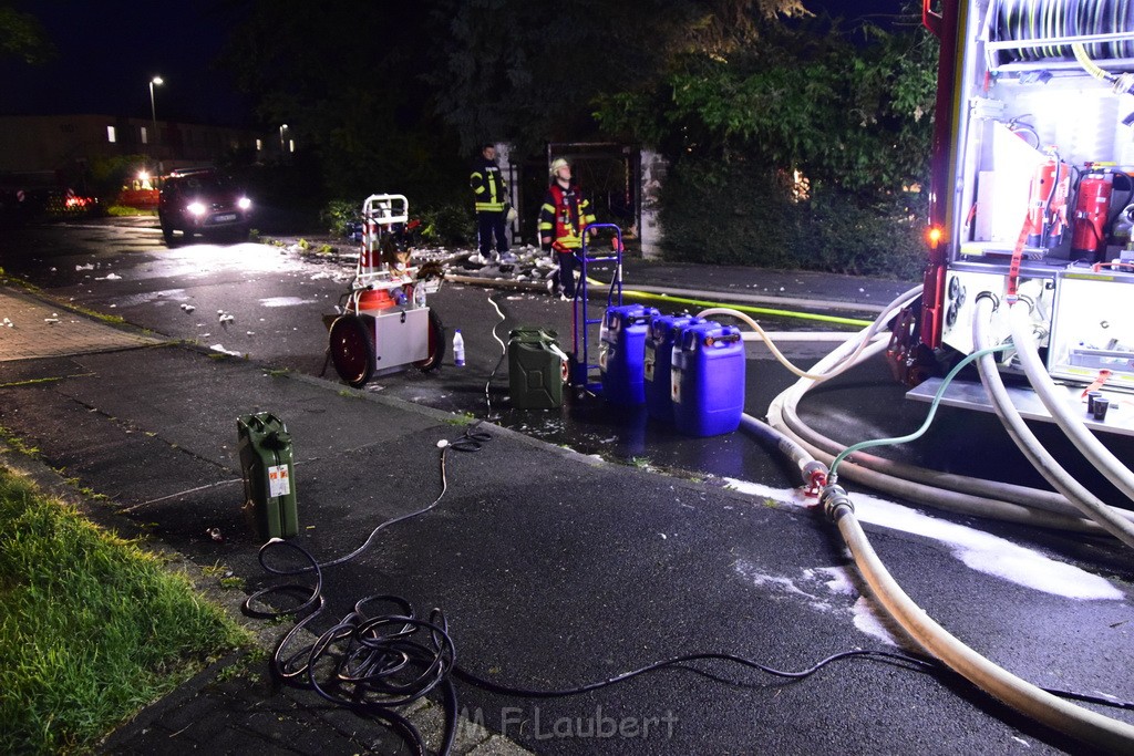 Grossfeuer Einfamilienhaus Siegburg Muehlengrabenstr P0678.JPG - Miklos Laubert